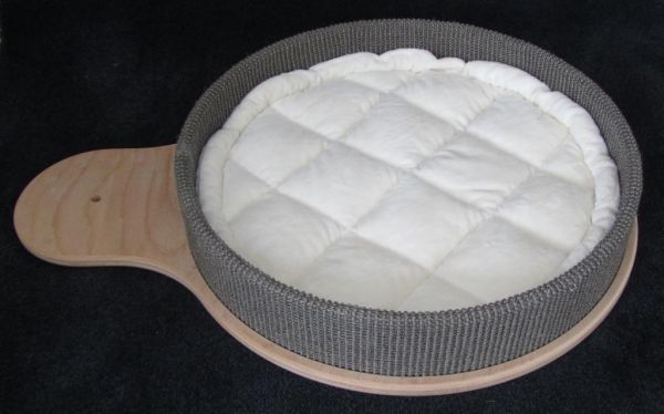 Sisal - Kratzbaumschale 52cm ø ( mit Holzplatte 55 cm ø) mit Nase und Klettkissen ( für 18cm Sisalstämme )